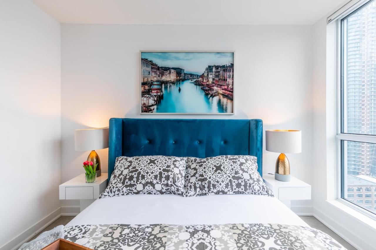 تورونتو Luxury 2 Bedroom In The Heart Of Entertainment District W/ Cn Tower View المظهر الخارجي الصورة