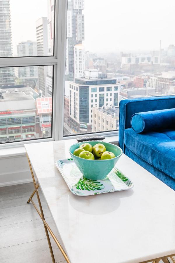 تورونتو Luxury 2 Bedroom In The Heart Of Entertainment District W/ Cn Tower View المظهر الخارجي الصورة
