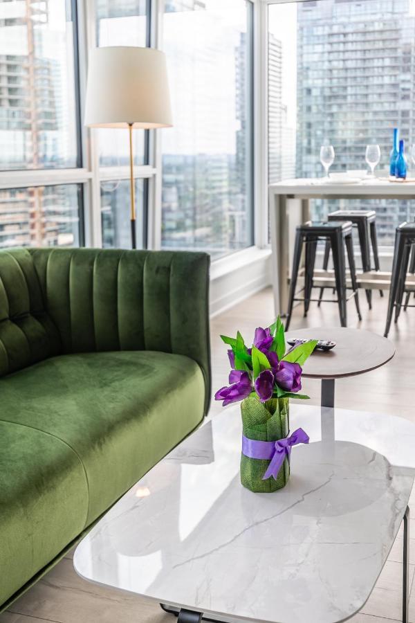تورونتو Luxury 2 Bedroom In The Heart Of Entertainment District W/ Cn Tower View المظهر الخارجي الصورة