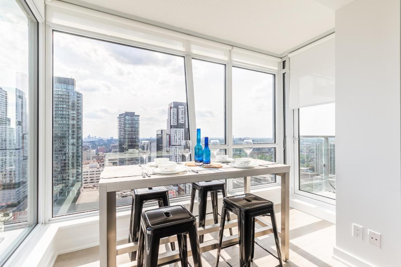 تورونتو Luxury 2 Bedroom In The Heart Of Entertainment District W/ Cn Tower View المظهر الخارجي الصورة
