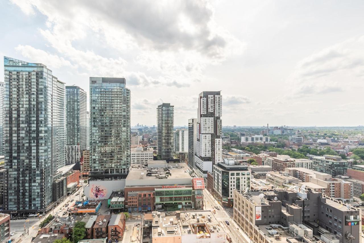 تورونتو Luxury 2 Bedroom In The Heart Of Entertainment District W/ Cn Tower View المظهر الخارجي الصورة