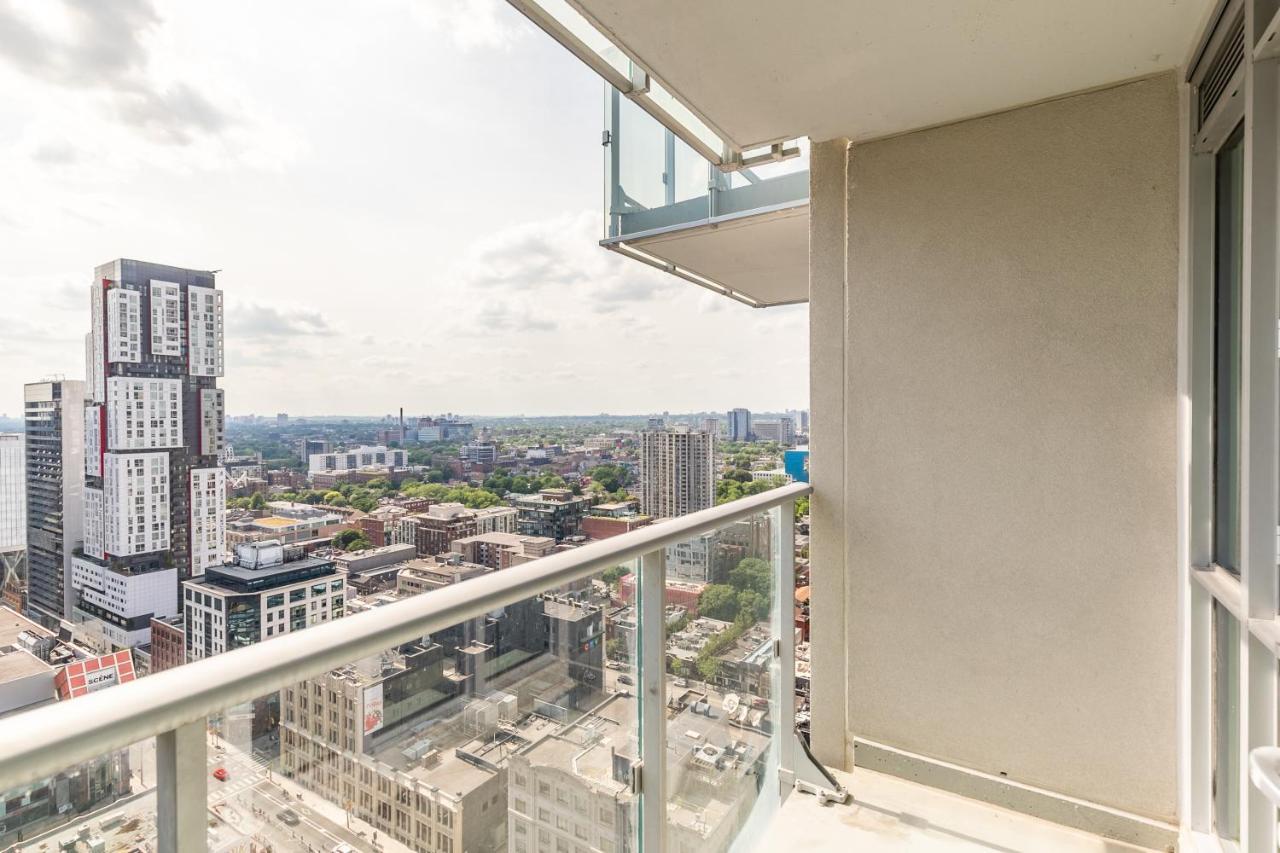 تورونتو Luxury 2 Bedroom In The Heart Of Entertainment District W/ Cn Tower View المظهر الخارجي الصورة