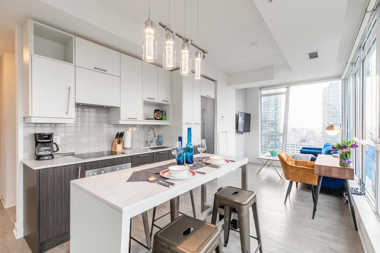 تورونتو Luxury 2 Bedroom In The Heart Of Entertainment District W/ Cn Tower View المظهر الخارجي الصورة