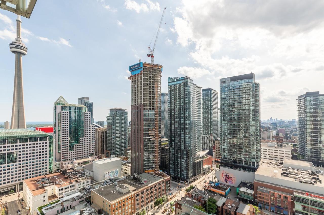 تورونتو Luxury 2 Bedroom In The Heart Of Entertainment District W/ Cn Tower View المظهر الخارجي الصورة